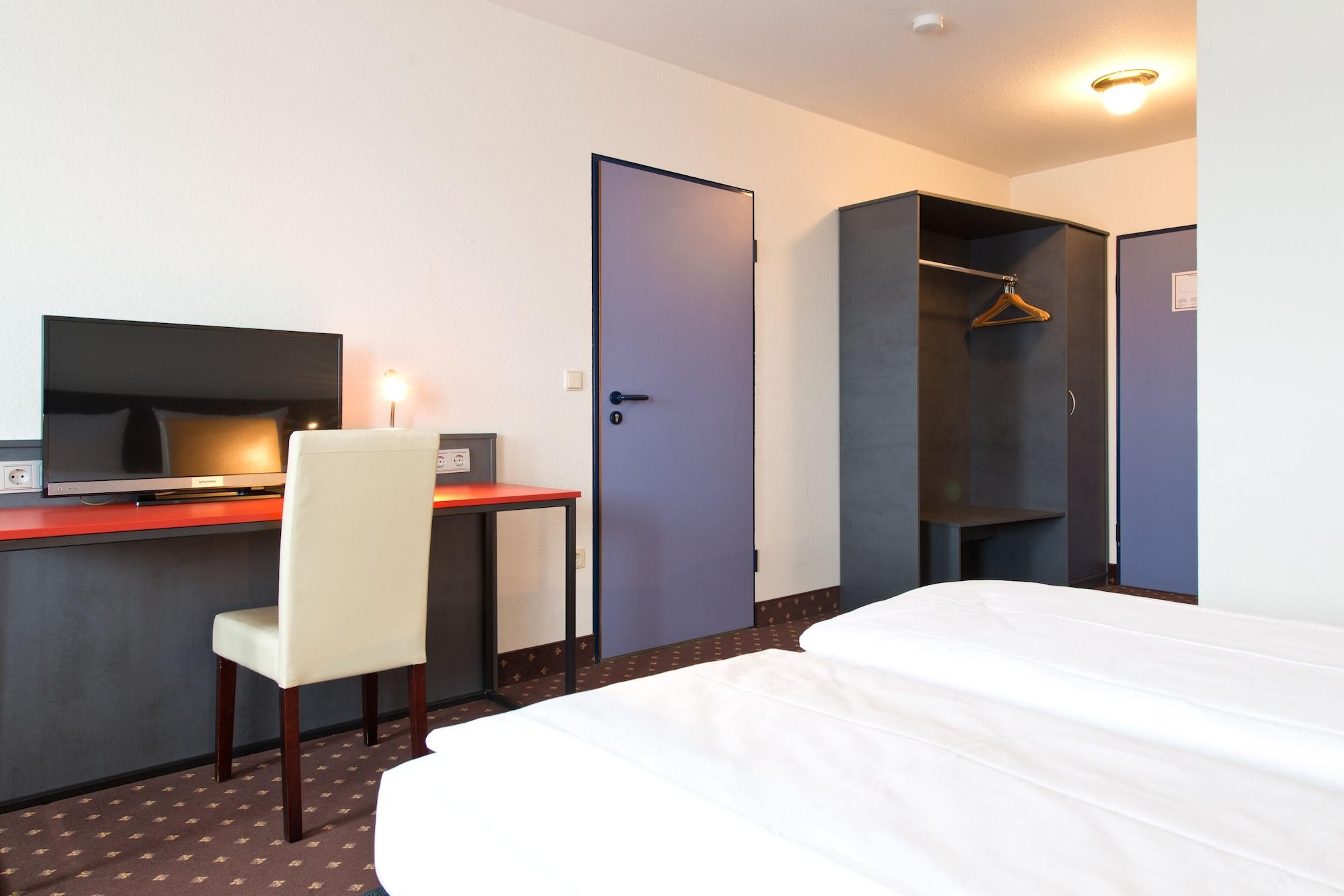Achat Hotel Хоккенхайм Экстерьер фото