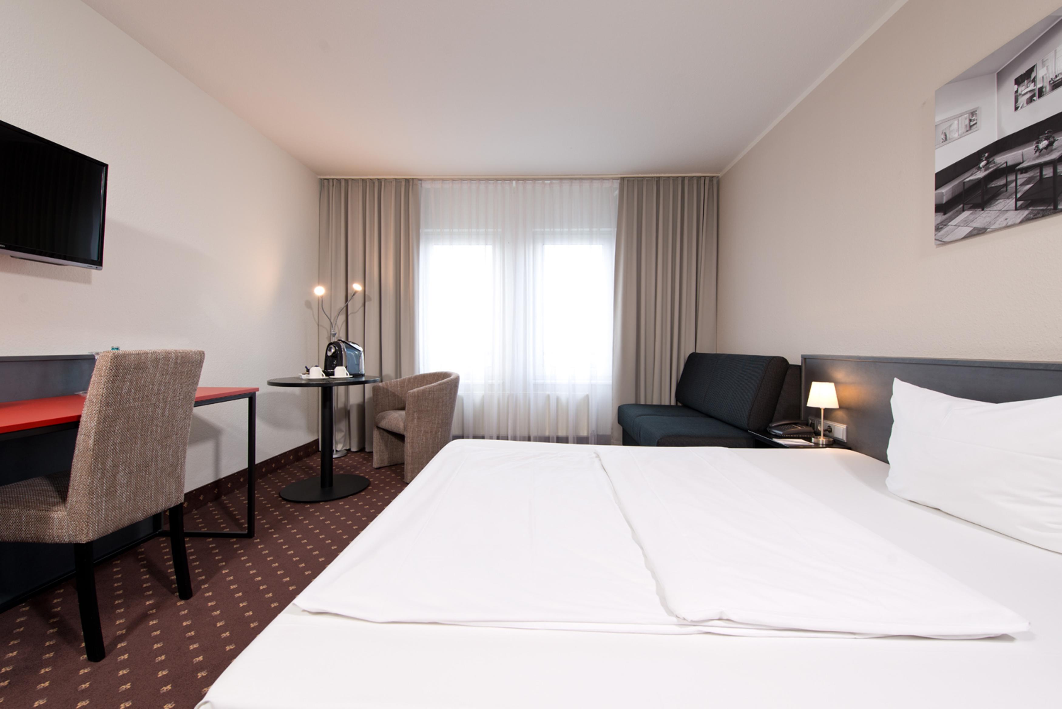 Achat Hotel Хоккенхайм Экстерьер фото