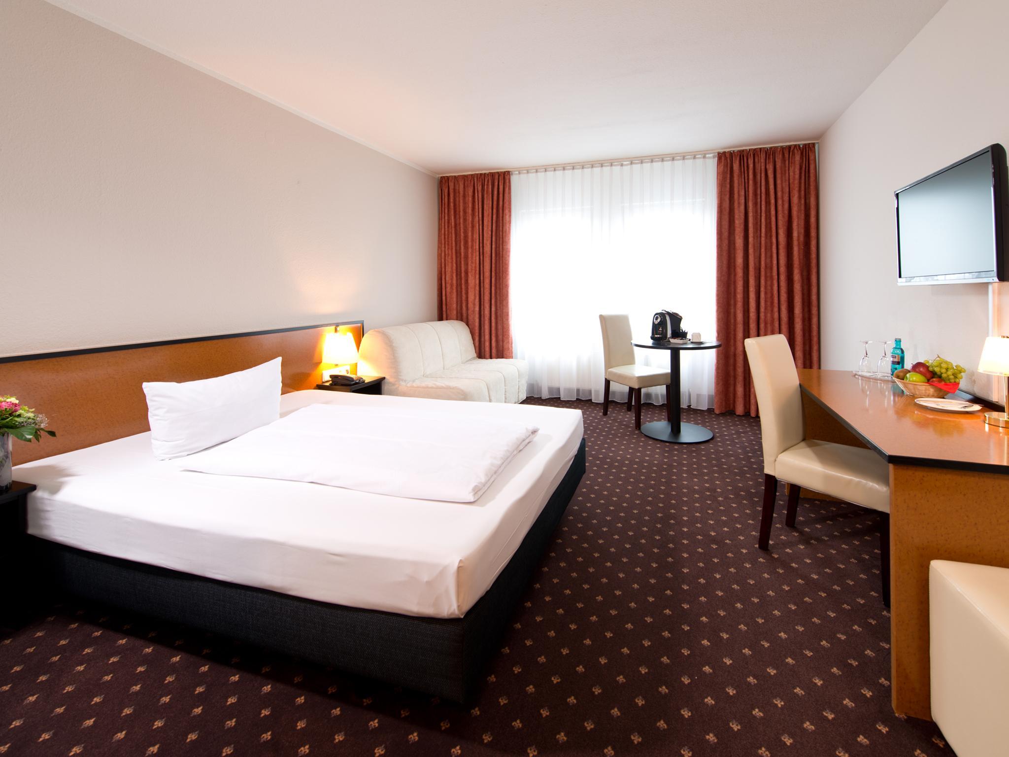 Achat Hotel Хоккенхайм Экстерьер фото