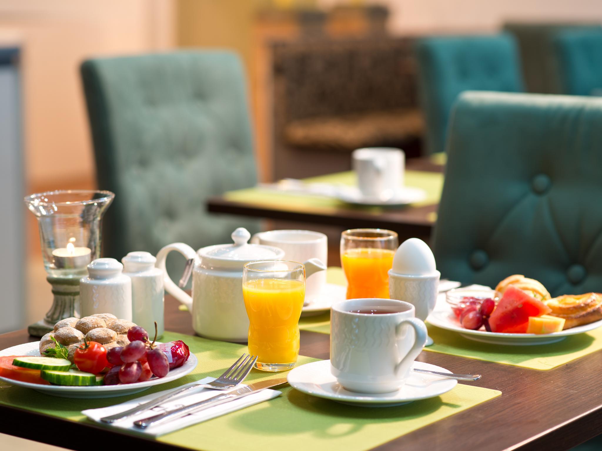 Achat Hotel Хоккенхайм Ресторан фото