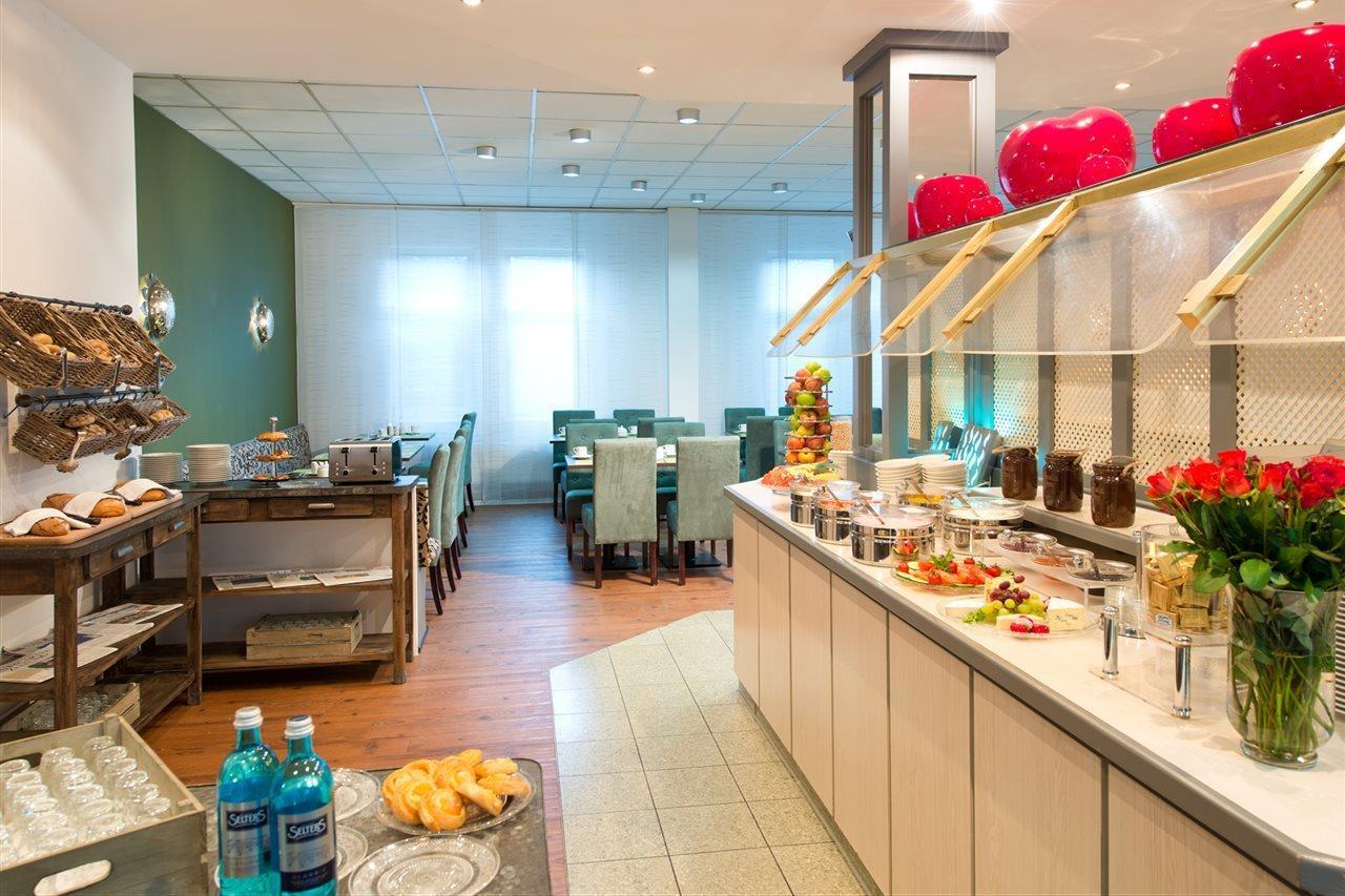 Achat Hotel Хоккенхайм Экстерьер фото